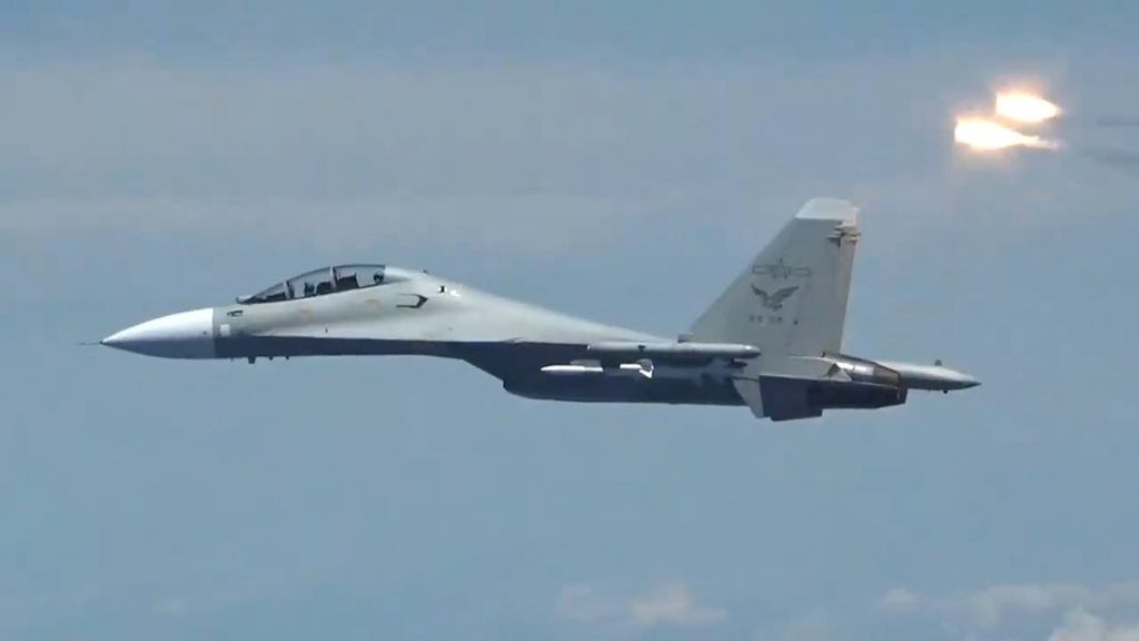 32 caças chineses voam ao redor de Taiwan em apenas 24 horas