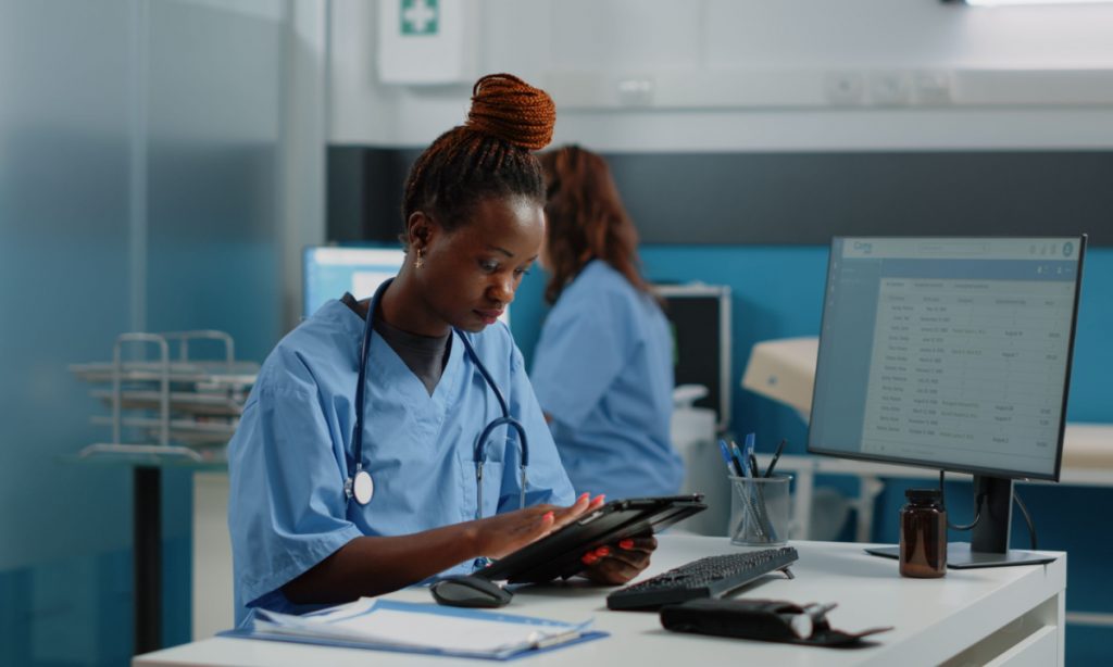 Nextech lança ferramentas de IA para consultórios médicos especializados