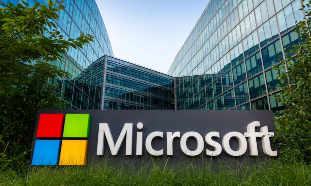 Microsoft lança dispositivo otimizado para IA para usuários corporativos