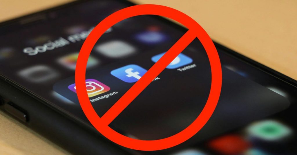Crianças enfrentam aplicativos de mídia social proibidos na Flórida.adolescentes precisam de permissão
