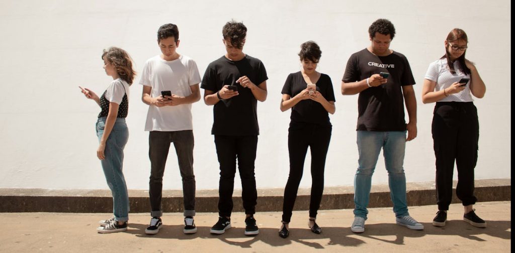 Os aplicativos de mídia social têm bilhões de “usuários ativos”. Mas o que isso realmente significa?