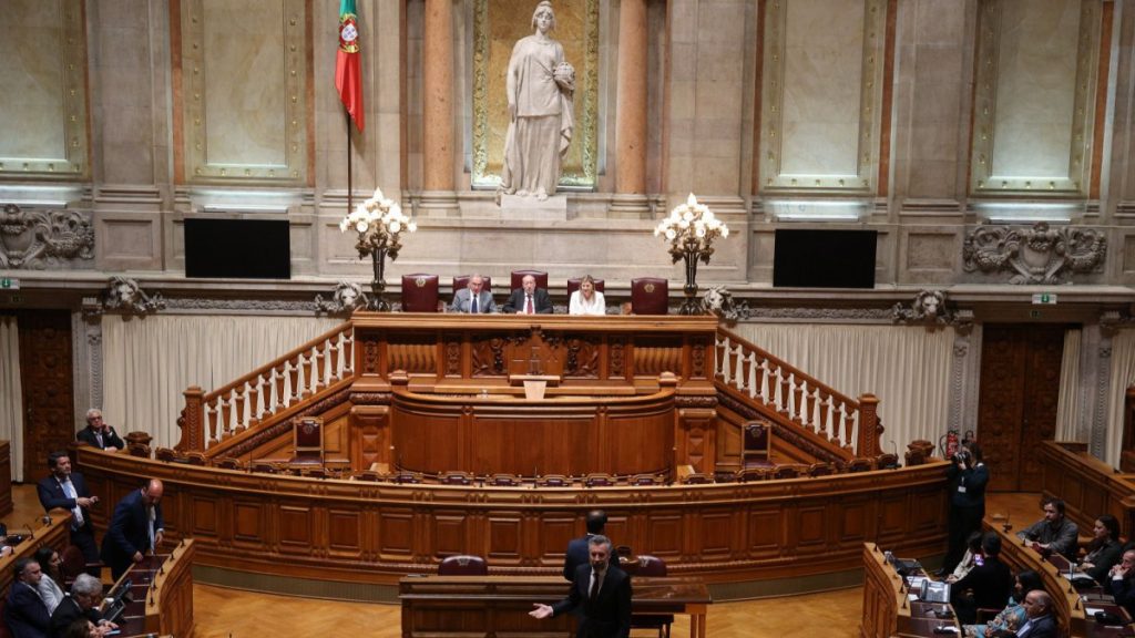 PSD divulgou onde é possível “dialogar com todos” sobre o impasse na eleição do presidente da Assembleia da República