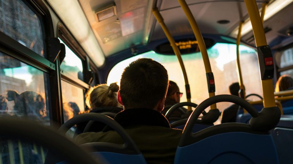 Utilizadores do autocarro Viana-Porto ainda não têm solução para comprar passe de 200 euros