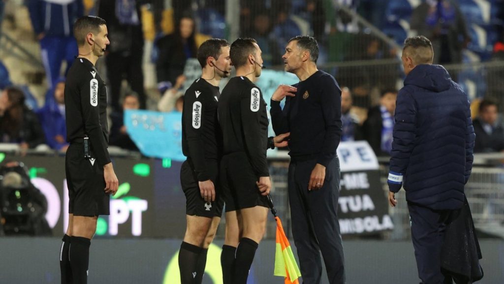 Não muito nobre e sempre desonesto.crônica do jogo