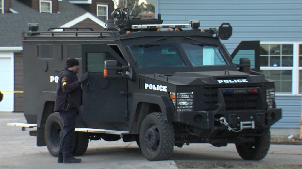 Comandante da SWAT de Grand Forks fala sobre equipe sendo baleada duas vezes em 24 horas – InForum
