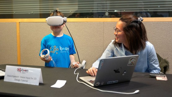 Aplicativos e robôs de IA ganham prêmios no BOOM