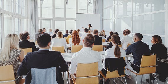 Como a IA mudará as escolas de negócios?