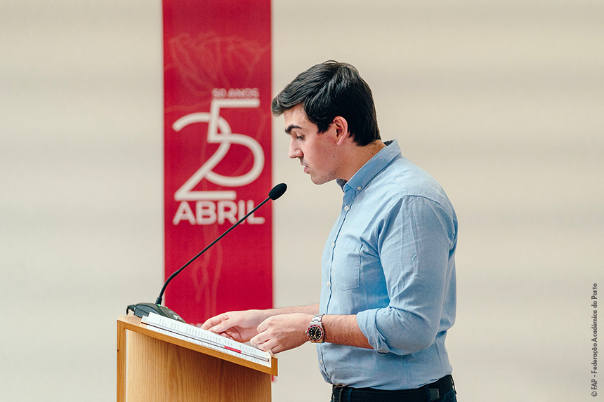 Novo livro da FAP relembra “O Movimento Estudantil no Porto antes e depois do 25 de Abril”