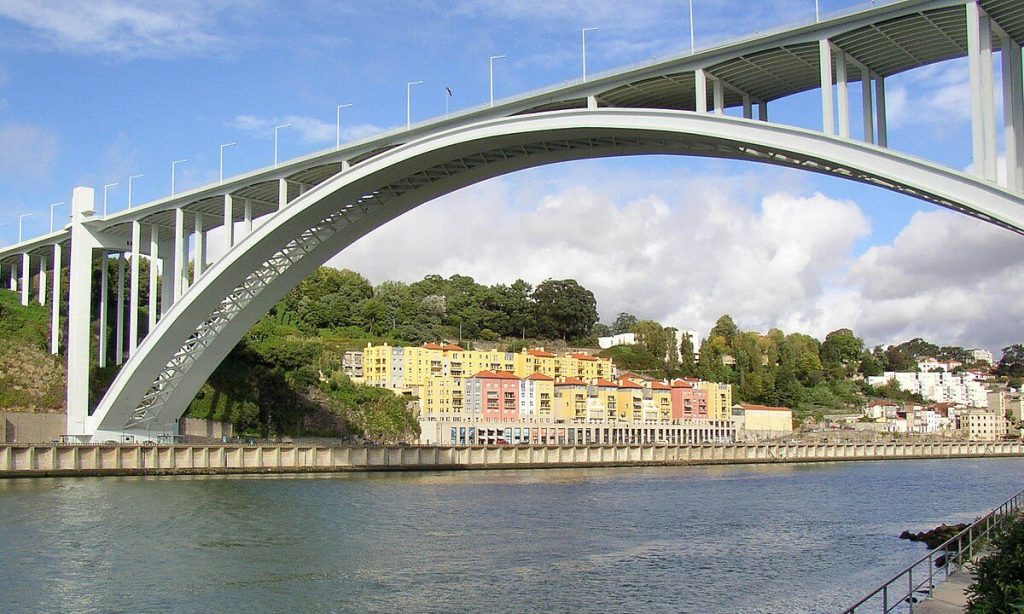 IP lança concurso público para reparação da Ponte da Arrábida
