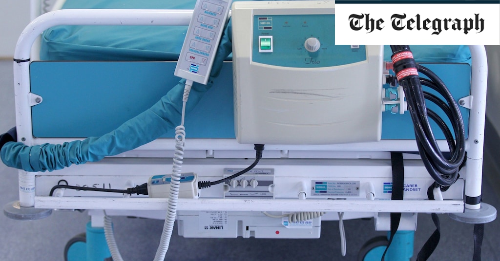 Os dados mostram que mais de 150.000 pacientes esperam pelo menos 24 horas por uma cama depois de chegarem ao pronto-socorro