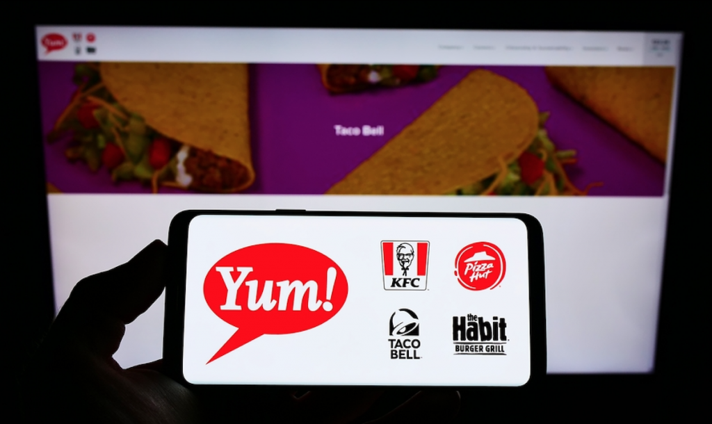 Yum Brands duplica gastos com tecnologia e expande o uso de IA generativa