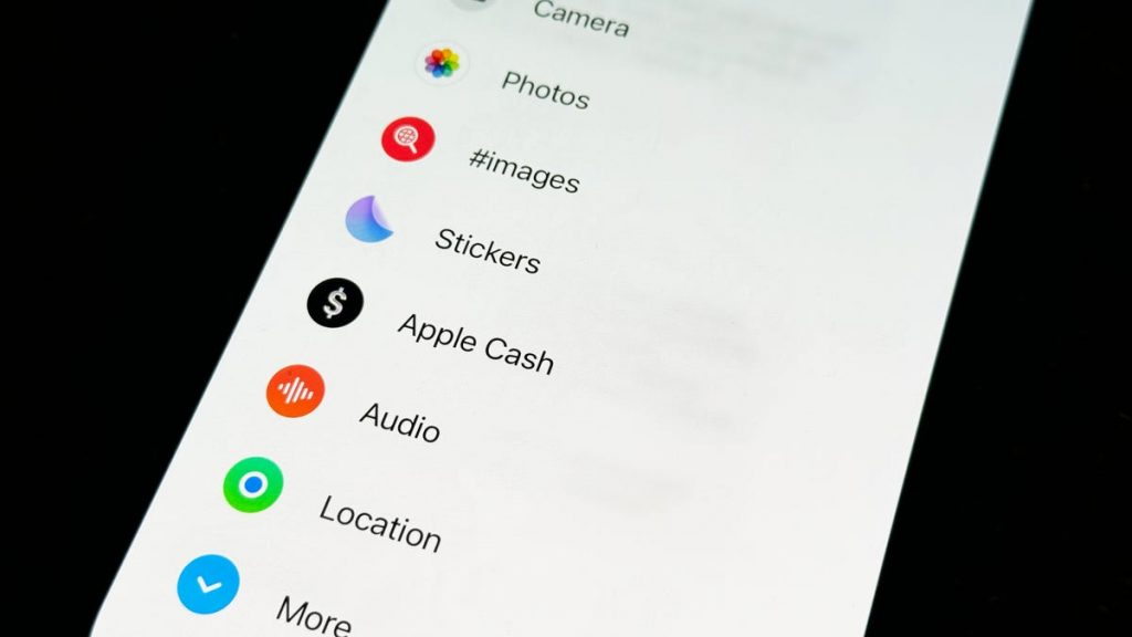 A propósito, você pode reorganizar facilmente o menu do aplicativo Mensagens no iOS 17