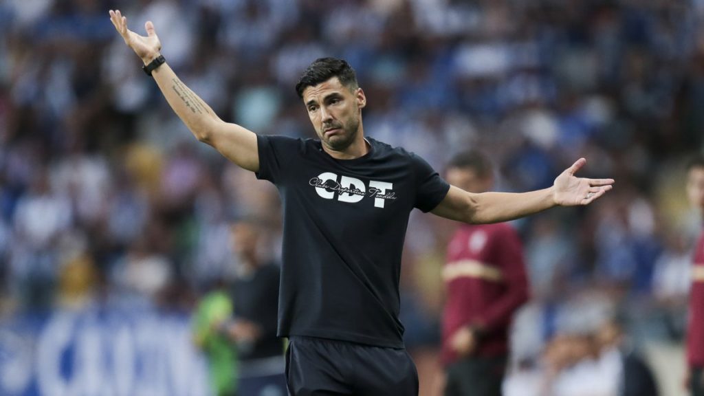 Gil Vicente já tem novo treinador