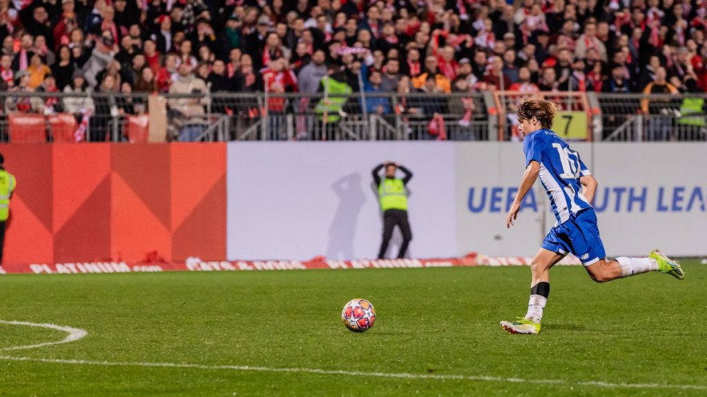 A jornada dos jovens “Dragos” ao topo da Europa