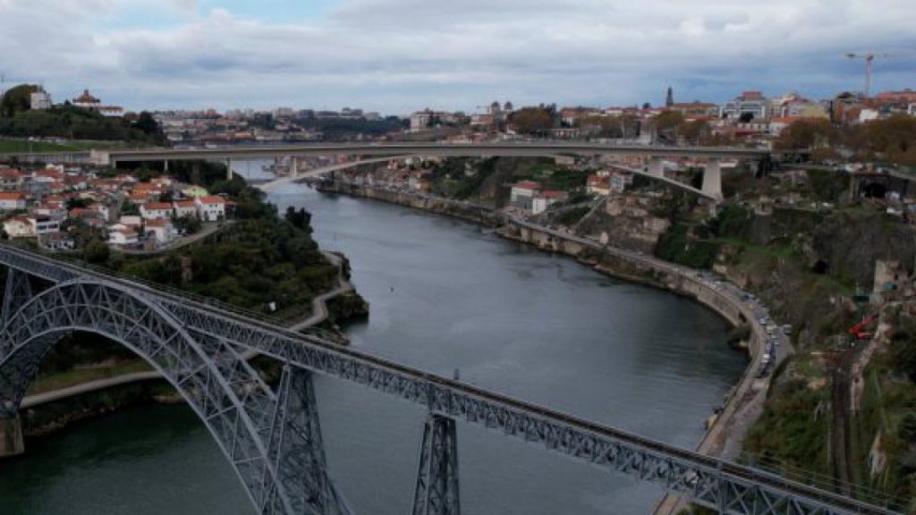 Câmara Municipal do Porto rejeita proposta de “valorização e reutilização” da Ponte Mariapia