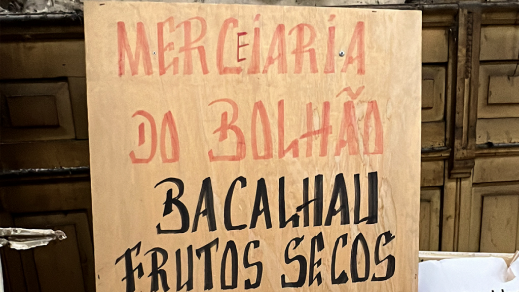 Último dia da Merceria do Bolhão.‘Grande cadeia’ de ‘matilhas’ faz novas vítimas no Porto