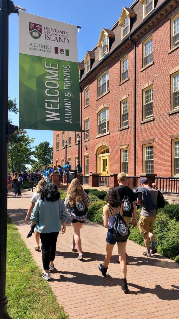 Trabalhar 24 horas por semana “não é suficiente” para estudantes internacionais