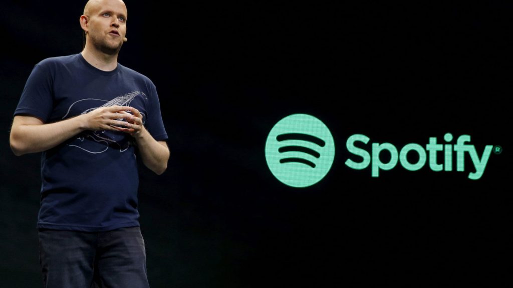 Você deveria comprar ações de tecnologia como Apple e Spotify?