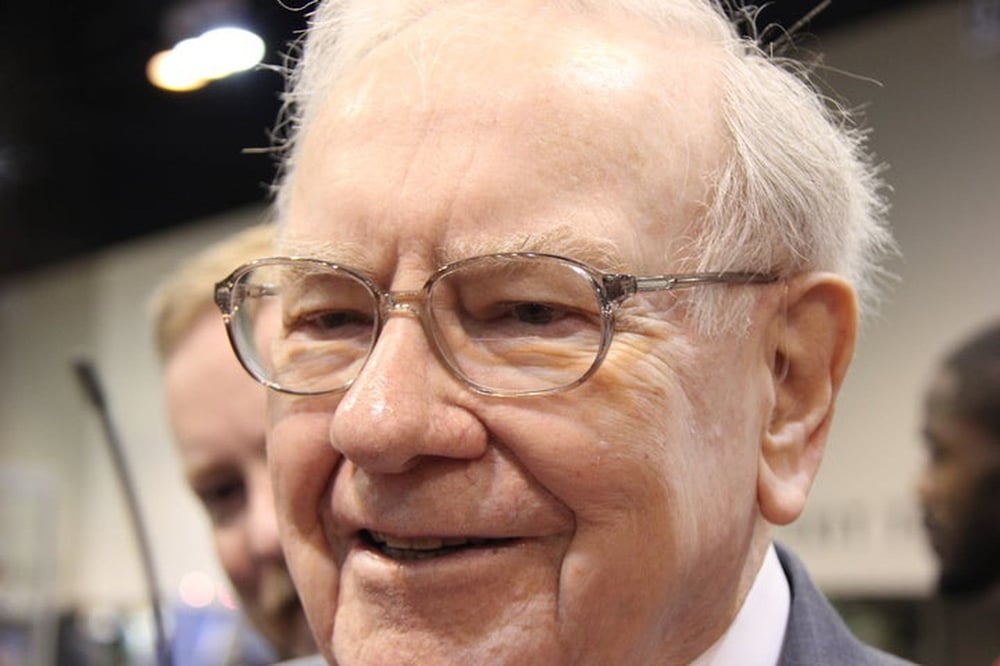 Warren Buffett fala sobre Apple, dinheiro, seguros, inteligência artificial (IA) e muito mais na reunião anual da Berkshire Hathaway
