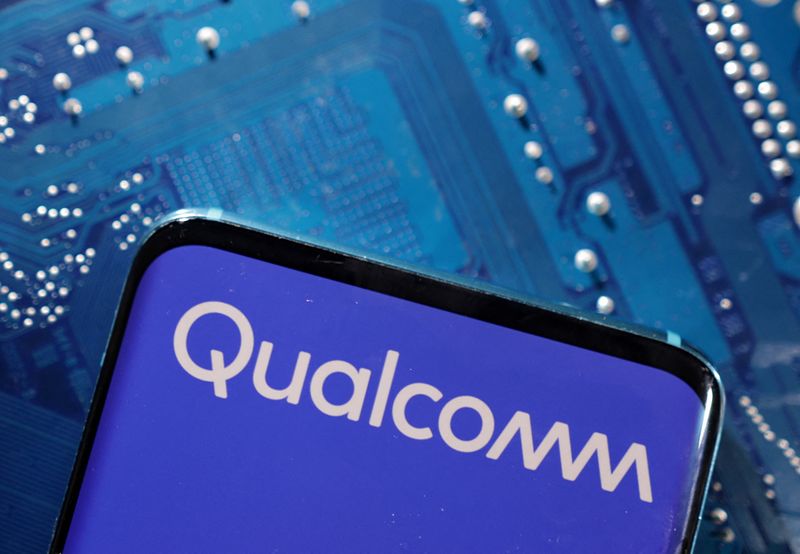 Qualcomm dispara à medida que IA impulsiona recuperação no mercado de smartphones da China