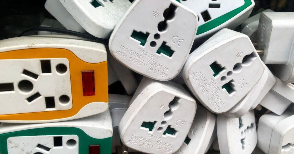 Fãs de viagens podem trocar plugues por £ 13. Gadget da Amazon funciona em 150 países |