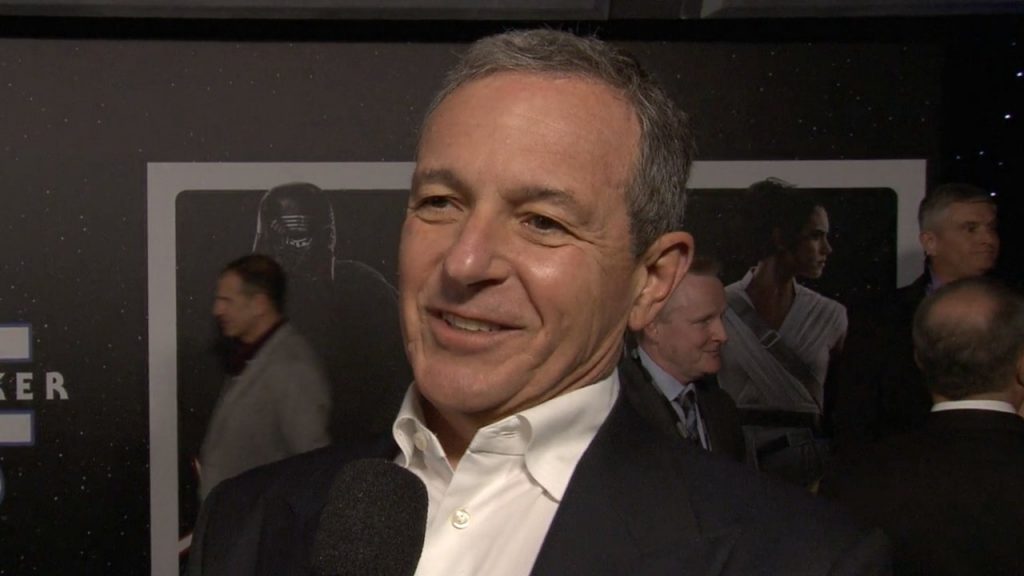 Bob Iger diz a Hollywood para ‘abraçar’ tecnologias em mudança, incluindo IA