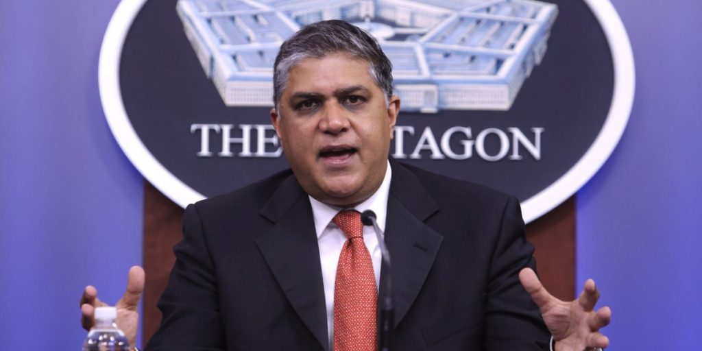 Um ex-CEO de tecnologia que agora gerencia IA na CIA explica por que a IA é como seu “amigo bêbado e louco”