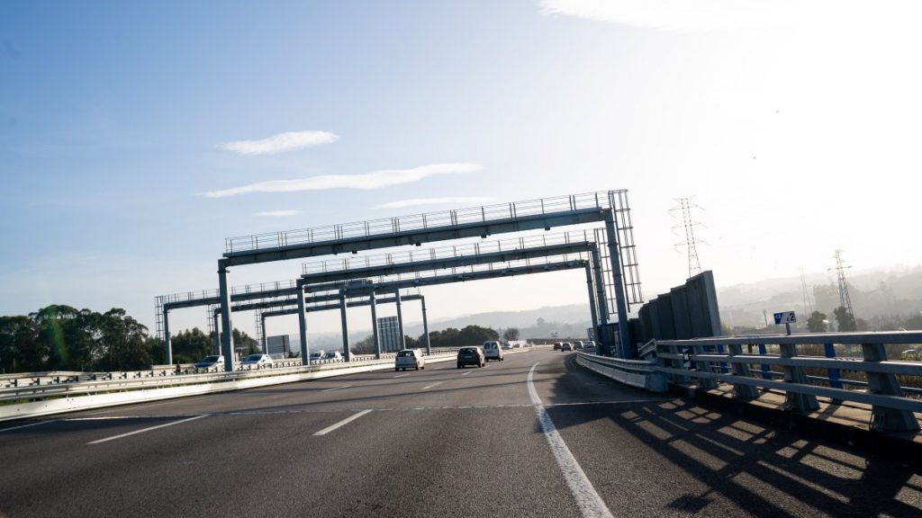 Eliminação das antigas portagens das SCUT visa “fazer justiça aos residentes do interior e à comunidade empresarial”