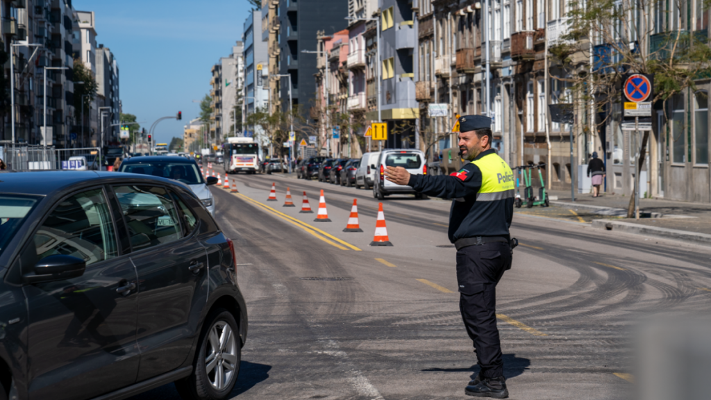 Obra do Metro altera condições de trânsito na Avenida Muzinho da Silveira e Avenida Ferreira Borges, no Porto