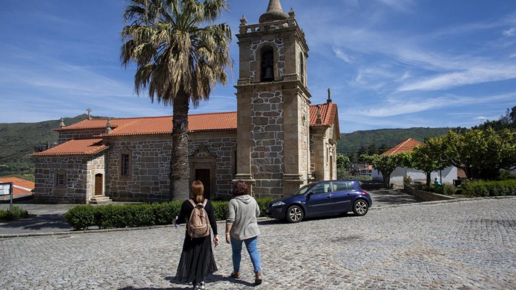Em algumas aldeias da Guarda, os relógios de torre ainda marcam o ritmo dos habitantes.