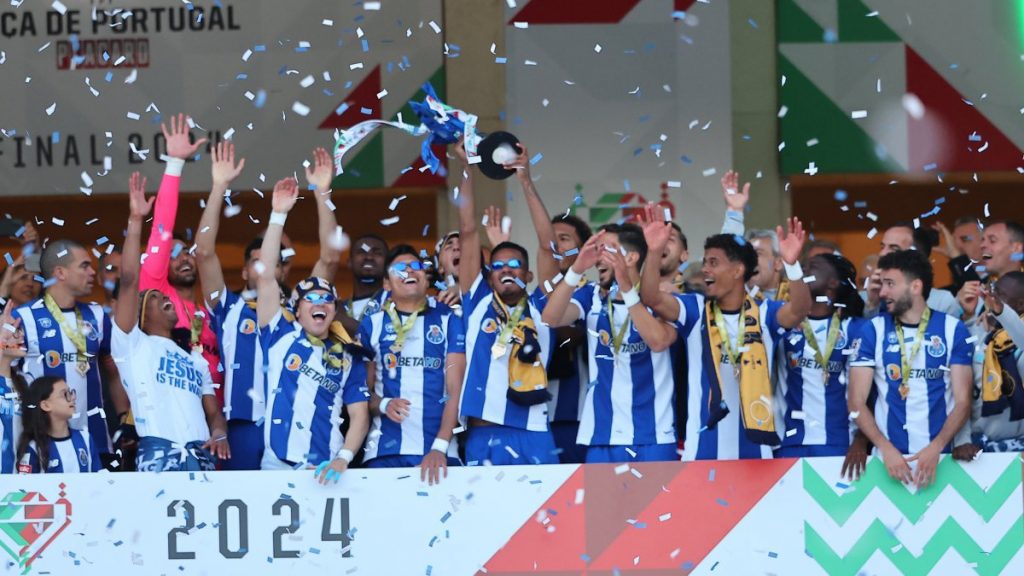 Galeno faz história e torna-se no primeiro jogador a vencer quatro vezes a Taça de Portugal