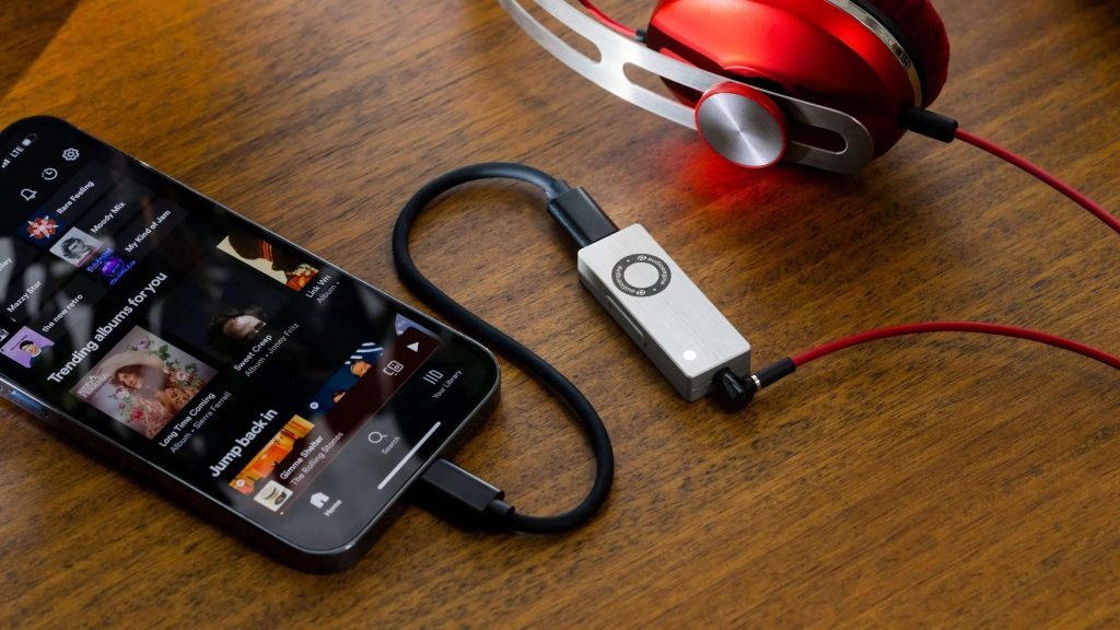 Este gadget simples melhora instantaneamente o áudio do seu iPhone e MacBook