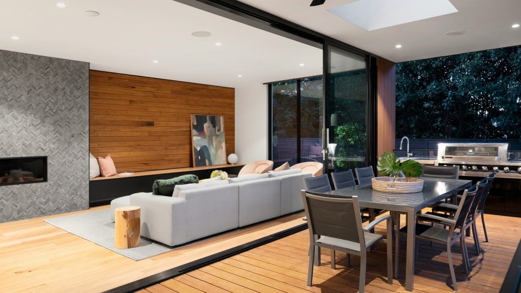 Casas integradas com tecnologia: de cozinhas inteligentes a segurança inteligente. Explore as últimas tendências que moldam a vida moderna