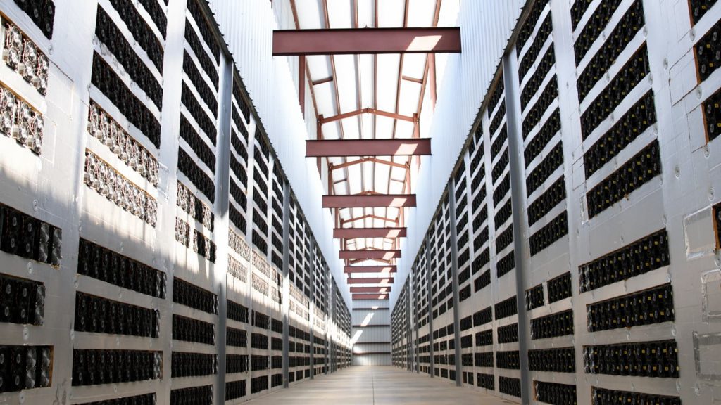 Mineiros de Bitcoin investem milhões em negócios de IA e buscam bilhões em troca