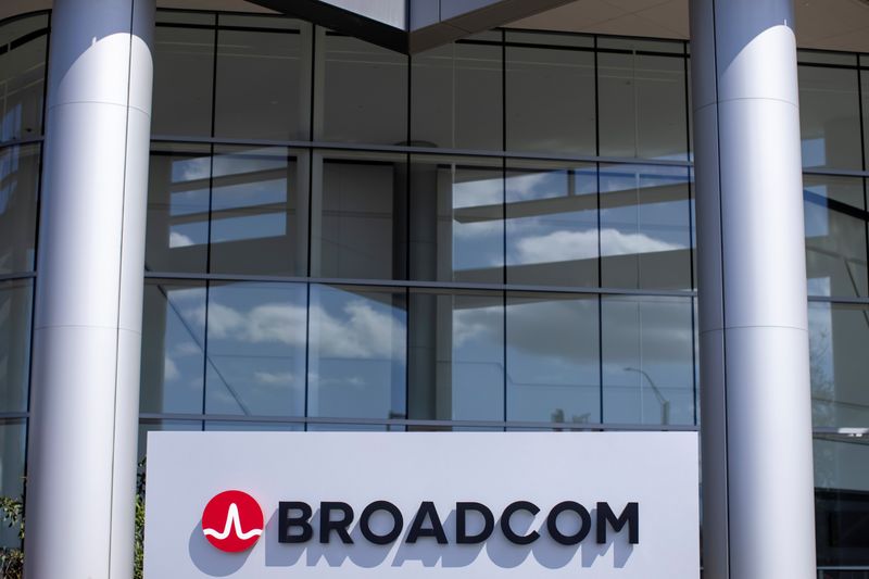 Broadcom dispara com previsão de aumento da demanda por chips de IA