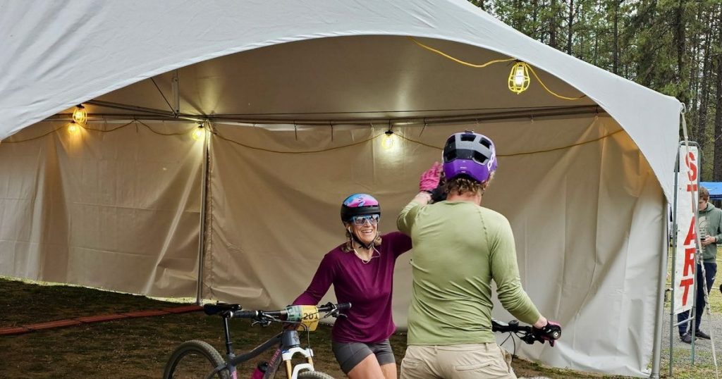 Ami Midstokke: 24 horas de diversão à beira-rio com amigos