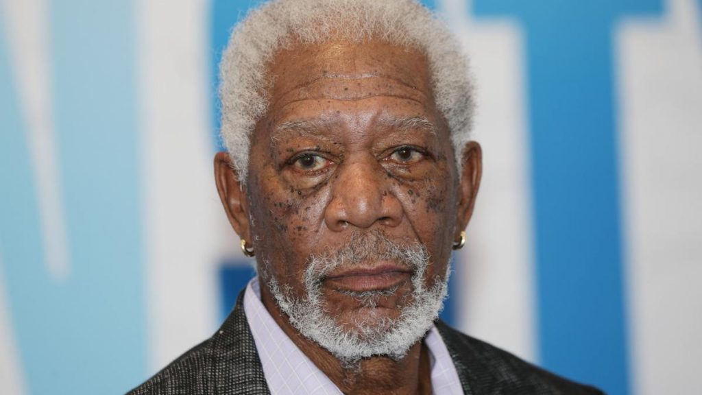 Morgan Freeman agradece aos fãs por destacar a versão 'fraudulenta' de IA de sua voz