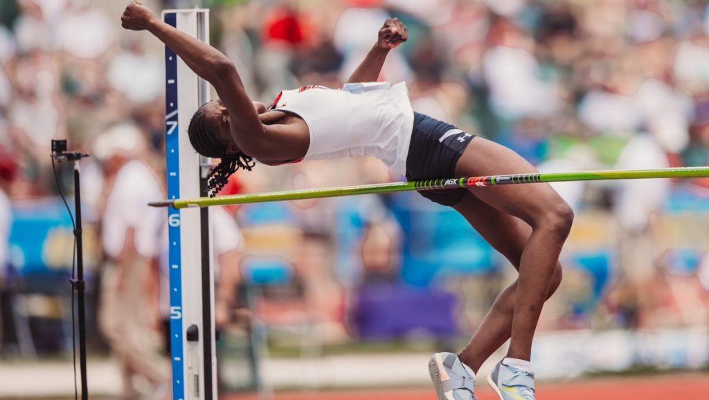 Temitope Adesina, da Texas Tech, alcança padrão olímpico em competição ao ar livre da NCAA