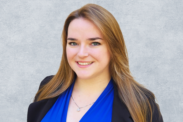 Valerie Robbins Ross, estudante de tecnologia da Flórida, faz história com o prestigiado prêmio Bolen Fellowship