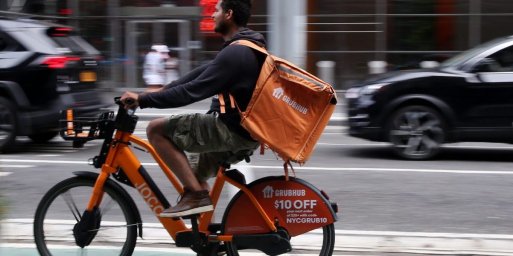 Controlador da cidade de Nova York: aplicativos de entrega de comida afirmam que o salário mínimo está causando inflação. é um coelho
