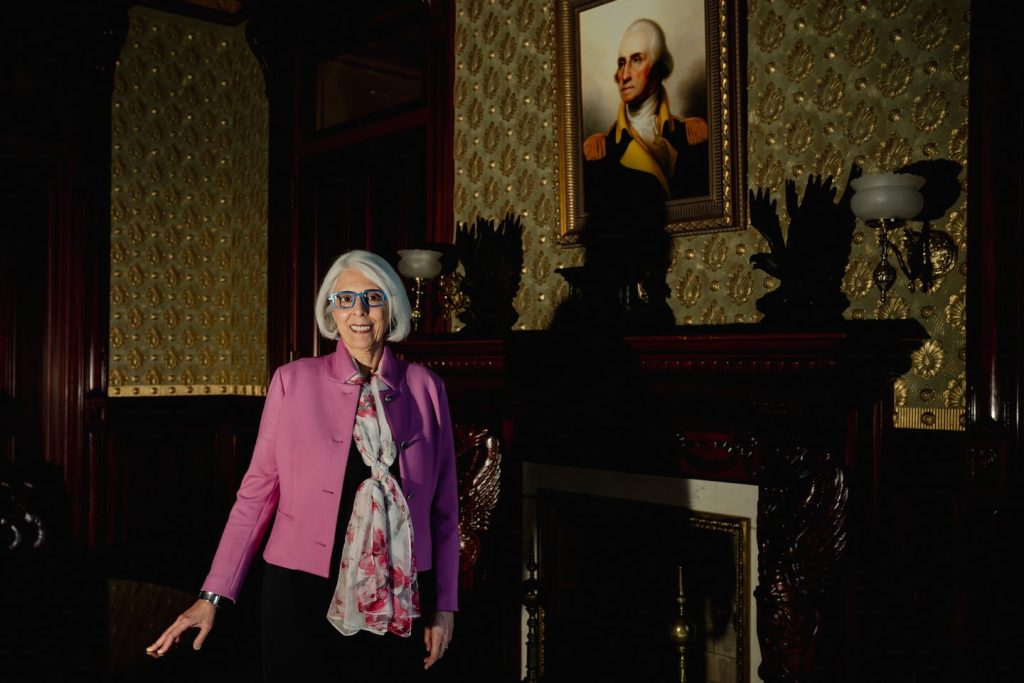 O conselheiro científico de Biden, Arati Prabhakar, fala sobre a nova linha dura em relação à China