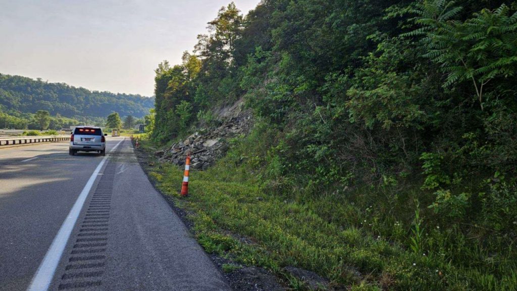 Autoridades da Virgínia Ocidental estão em alerta após três deslizamentos de encostas nas últimas 24 horas