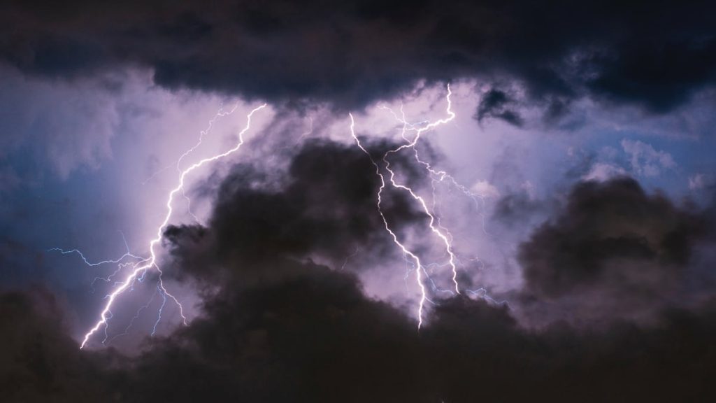 O aplicativo Apple Weather está em Weather