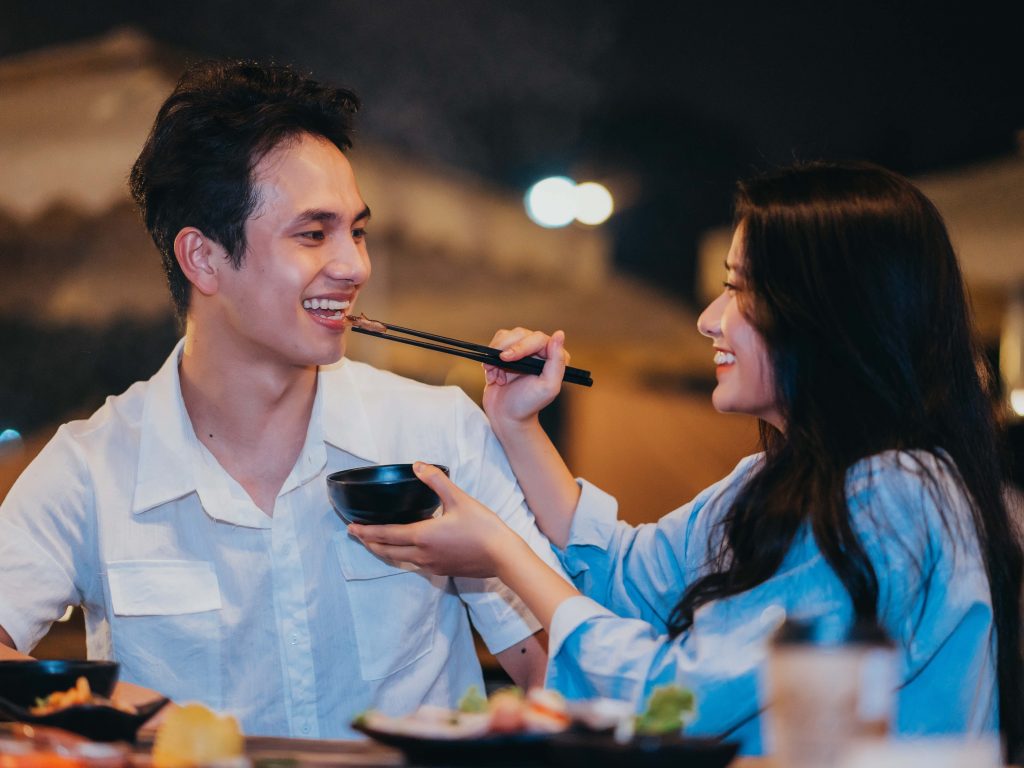 O governo de Tóquio lança seu próprio aplicativo de namoro, exigindo registro para informar renda e comprovar estado de solteiro