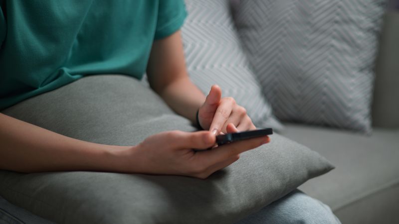 Deepfakes explícitos de IA de dezenas de estudantes compartilhados on-line, adolescentes questionados