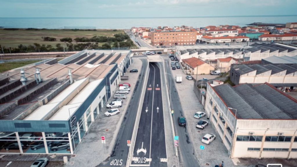 A zona piscatória de Espinho já dispõe de uma passagem subterrânea rodoviária que passa por baixo do comboio.