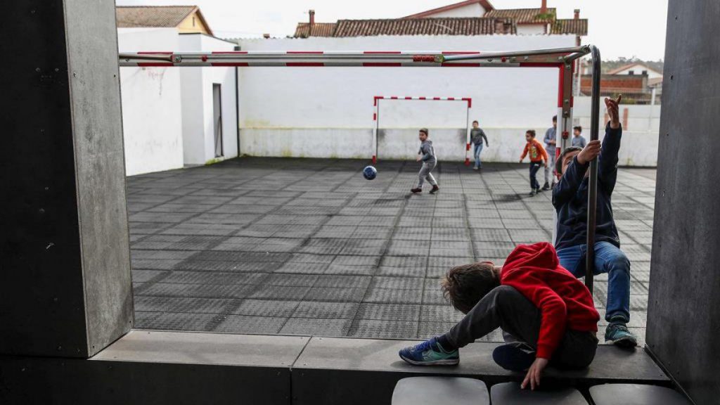 Suspeito de abuso sexual infantil de Chávez é proibido de ter acesso às vítimas