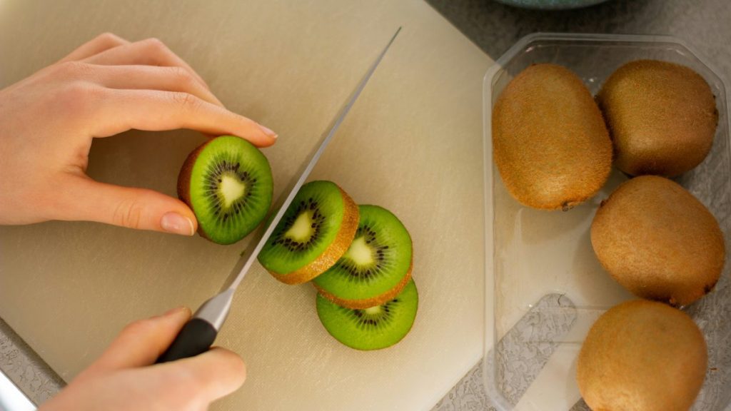 Investigadores do Porto usam kiwi para tratar efeitos secundários da quimioterapia