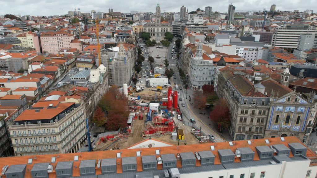 A Avenida dos Aliados regressou aos portuenses a tempo de Sant Joan.