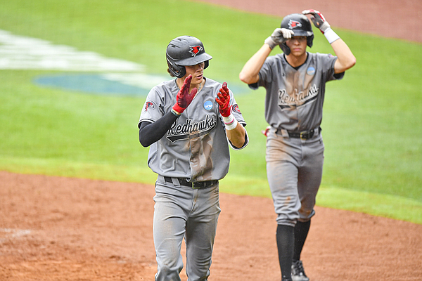 A segunda colocada, Louisiana Tech, foi eliminada pela SEMO na Fayetteville Regional.